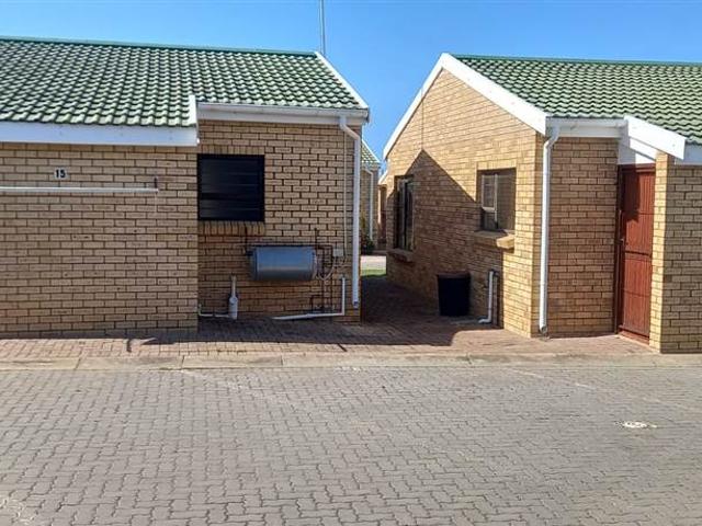 Apartment for sale in Jeffreys Bay, Eastern Cape