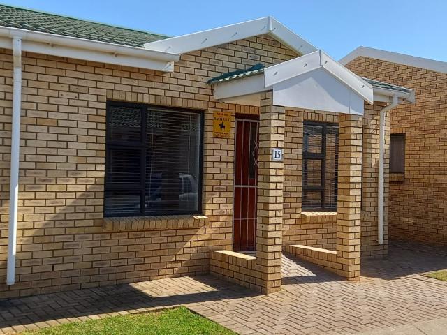 Apartment for sale in Jeffreys Bay, Eastern Cape