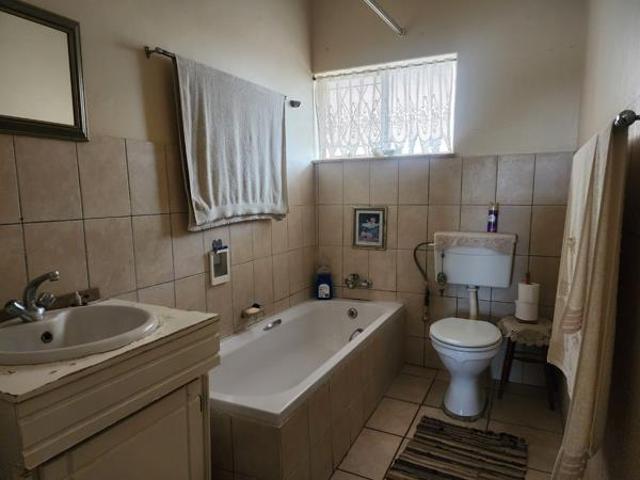 Apartment for sale in Dr Kenneth Kaunda, North West