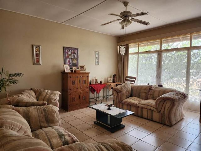 Apartment for sale in Dr Kenneth Kaunda, North West