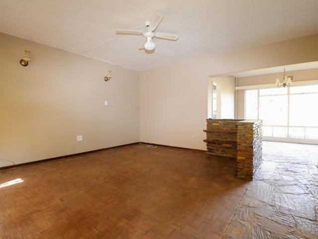 Apartment for sale in Dr Kenneth Kaunda, North West
