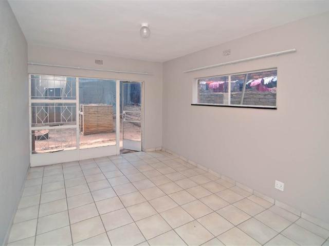 Apartment for sale in Vosloorus, Gauteng