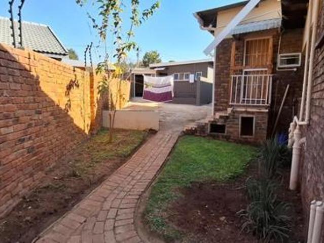 Room for rent in Waterkloof, Gauteng