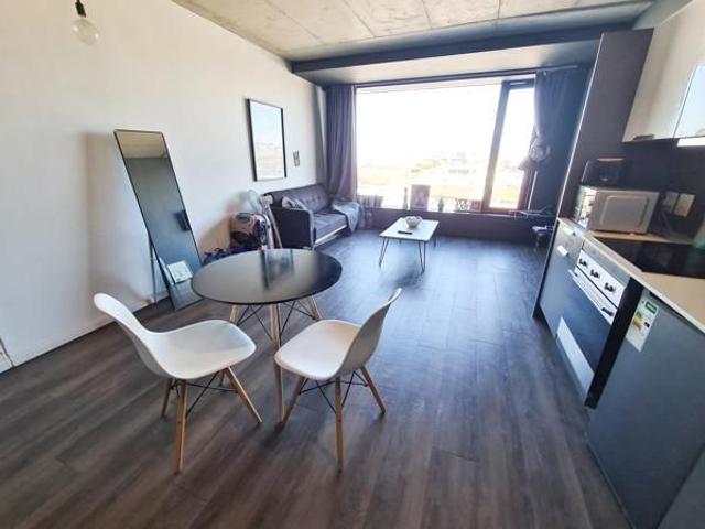 Room for rent in Woodstock, Cape Town