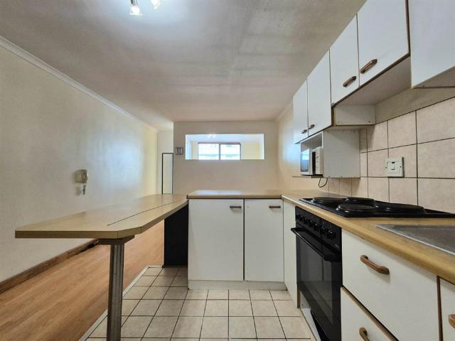 Flat for sale in Cape Town, Southern Suburbs