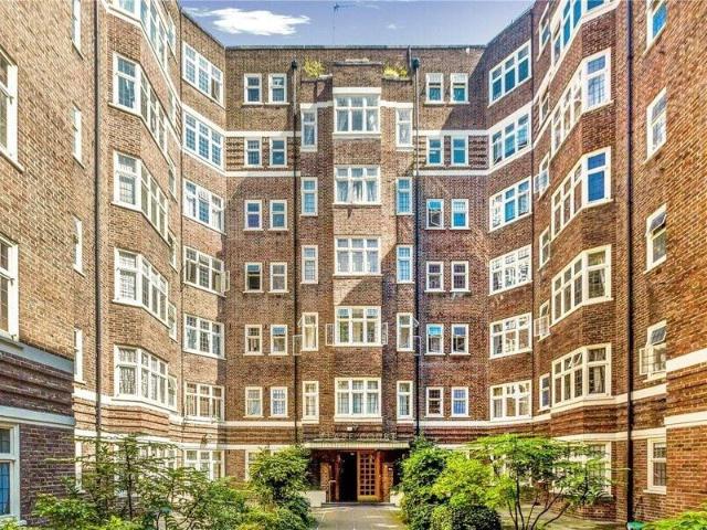 Apartment for sale in Cat Hill, England