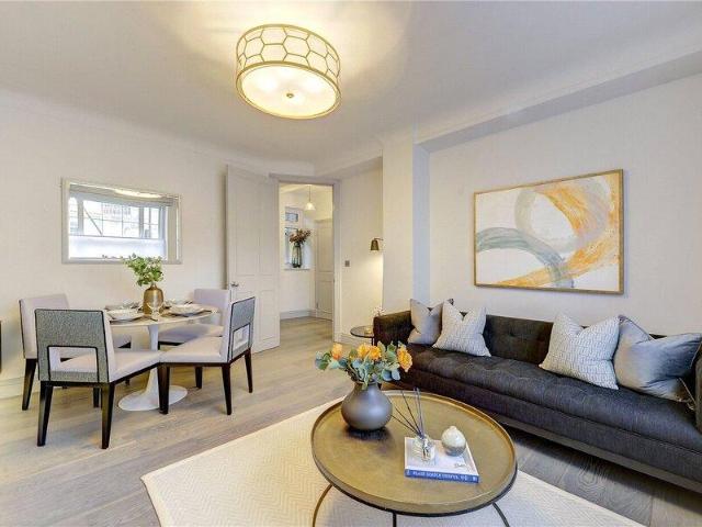 Apartment for sale in Cat Hill, England