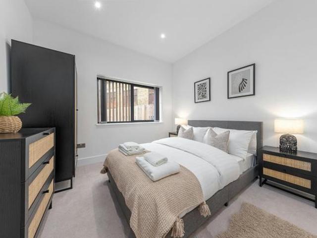 Apartment for rent in Norbiton, Greater London