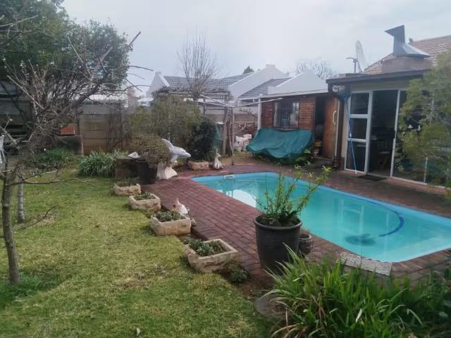 Apartment for rent in Langenhovenpark, Bloemfontein