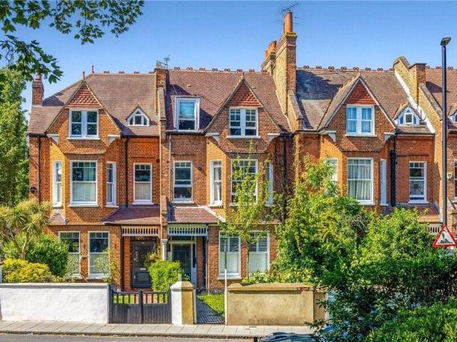 Apartment for sale in Cat Hill, England