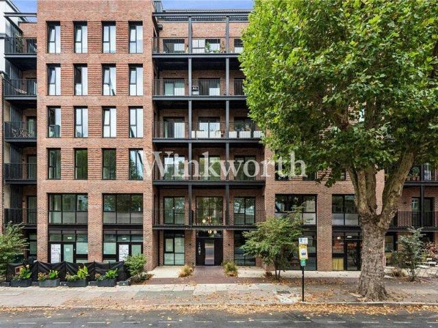 Apartment for sale in Cat Hill, England