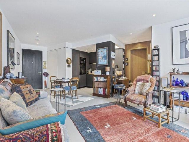 Apartment for sale in Cat Hill, England