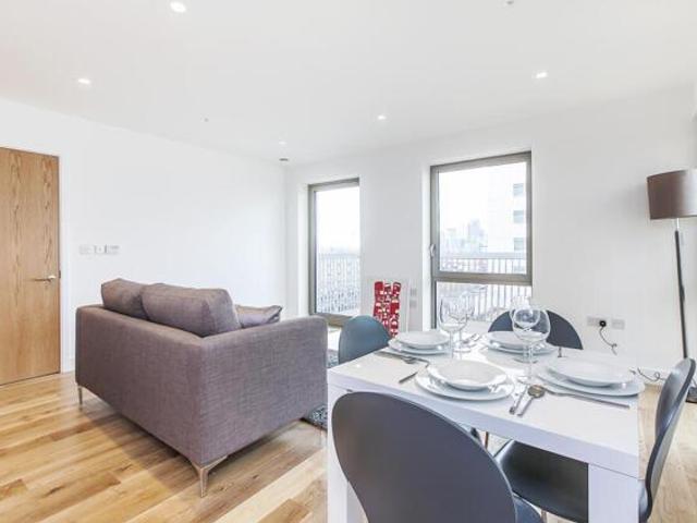Apartment for sale in Canning Town, Greater London