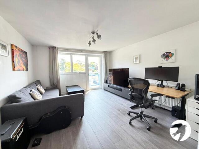 Apartment for sale in London Borough of Lewisham, Ladywell