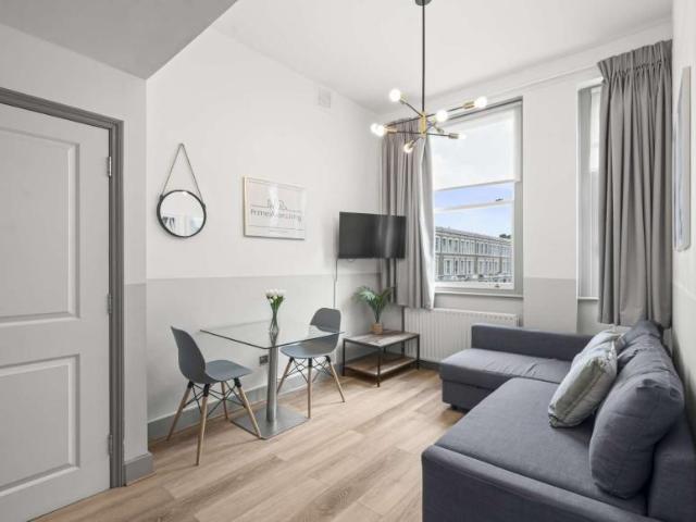 Apartment for rent in Lyons, Greater London