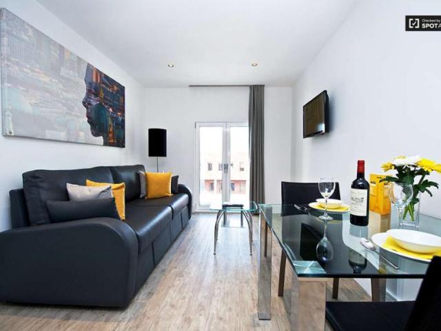 Apartment for rent in Lyons, Greater London
