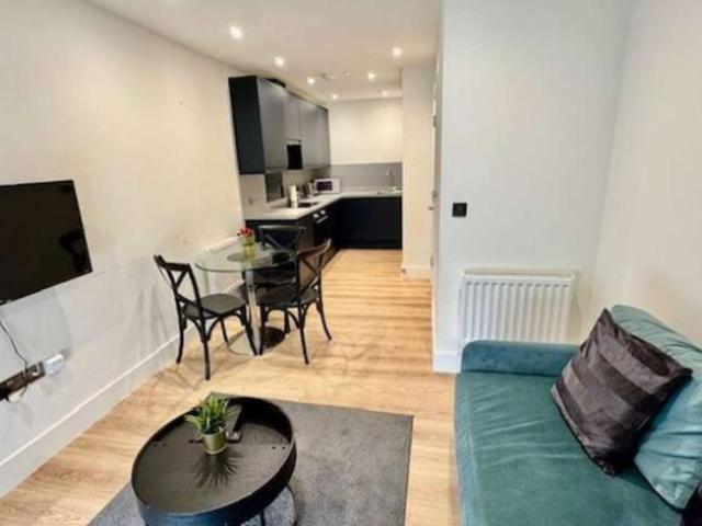 Apartment for rent in Lyons, Greater London