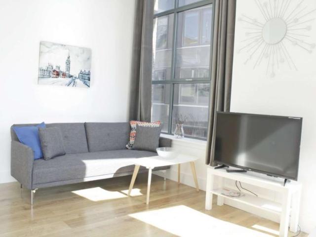 Apartment for rent in Lyons, Greater London