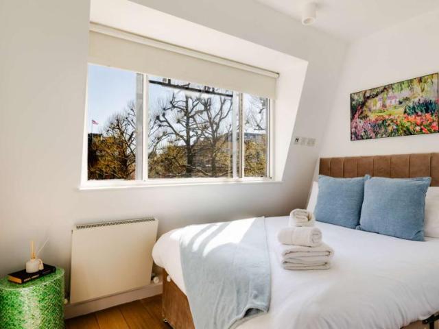 Apartment for rent in Lyons, Greater London