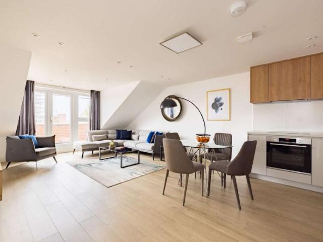 Apartment for rent in Lyons, Greater London