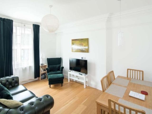 Apartment for rent in Lyons, Greater London