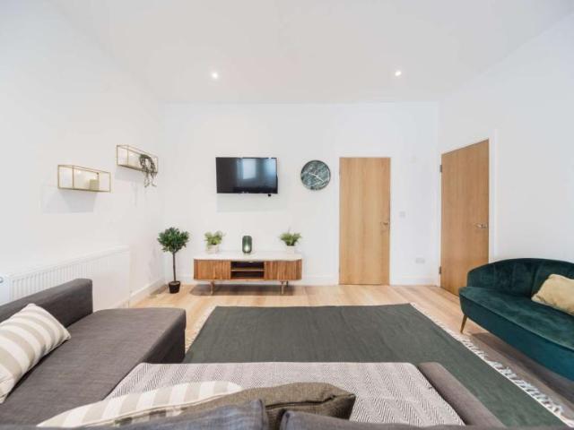 Apartment for rent in Lyons, Greater London