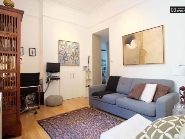 Apartment for rent in Lyons, Greater London
