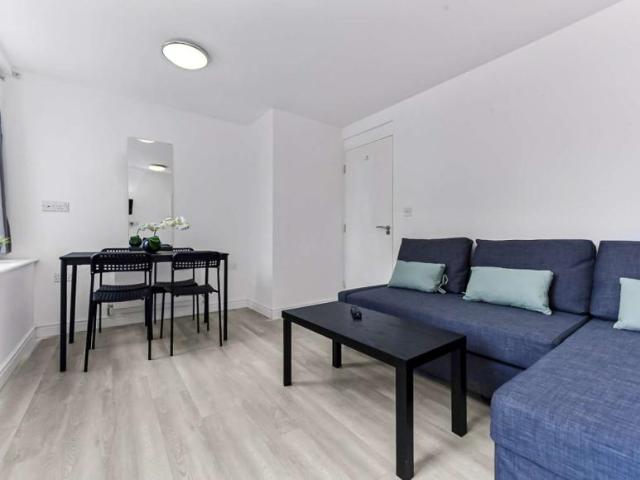 Apartment for rent in Lyons, Greater London