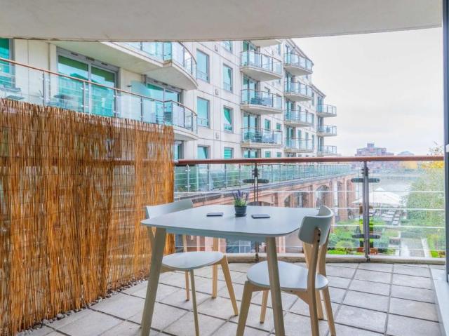 Apartment for rent in Lyons, Greater London