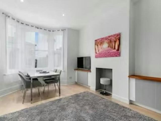 Apartment for rent in Clapham Junction, Greater London