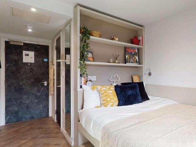 Apartment for rent in Lyons, Greater London