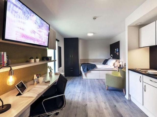 Apartment for rent in Lyons, Greater London