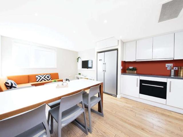 Apartment for rent in Lyons, Greater London