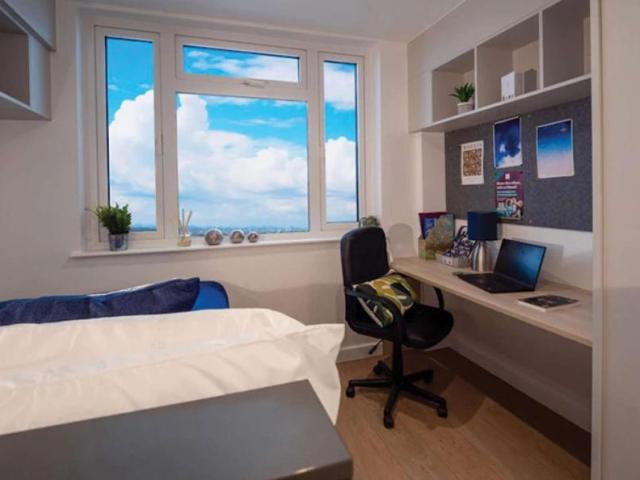 Apartment for rent in Lyons, Greater London