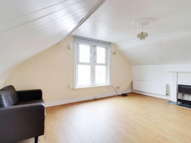 Apartment for rent in Lyons, Greater London