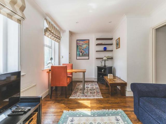 Apartment for rent in Canonbury, Greater London