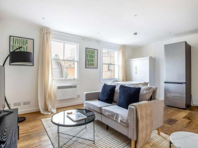 Apartment for rent in Lyons, Greater London
