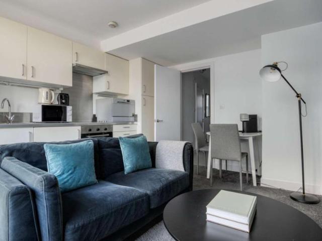 Apartment for rent in Lyons, Greater London