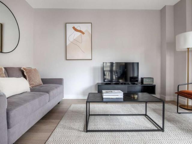 Apartment for rent in Lyons, Greater London
