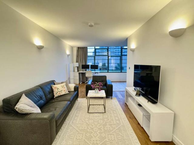 Apartment for rent in Lyons, Greater London