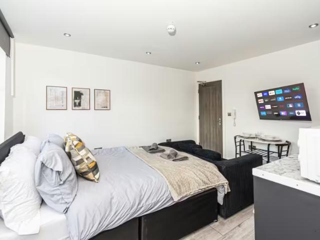 Apartment for rent in Furzedown, Greater London