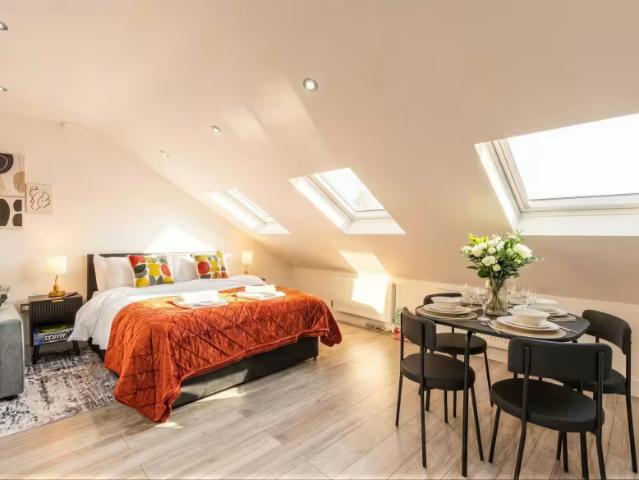 Apartment for rent in Furzedown, Greater London