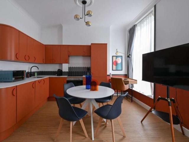 Apartment for rent in Lyons, Greater London