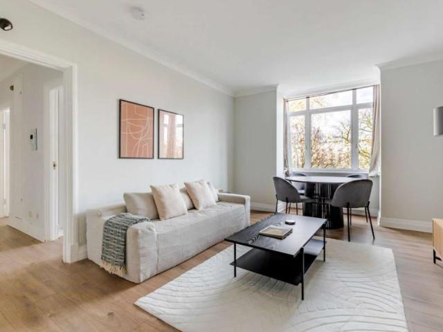 Apartment for rent in Lyons, Greater London
