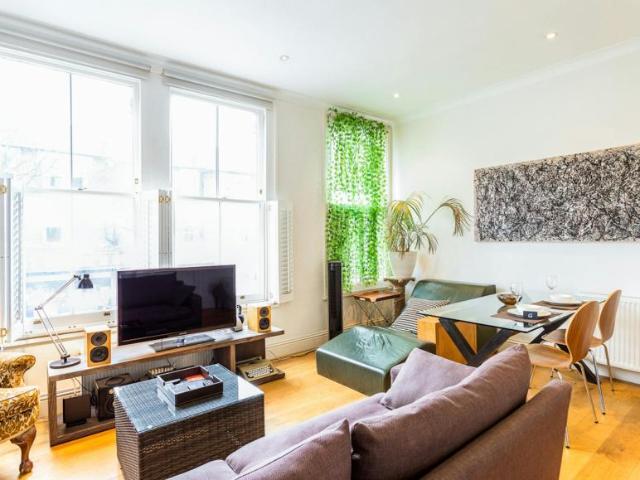Apartment for rent in North Kensington, Greater London