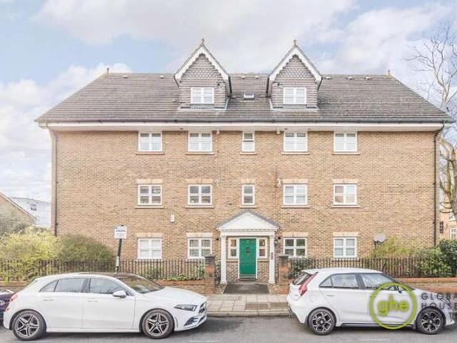 Apartment for sale in Stockwell, Greater London