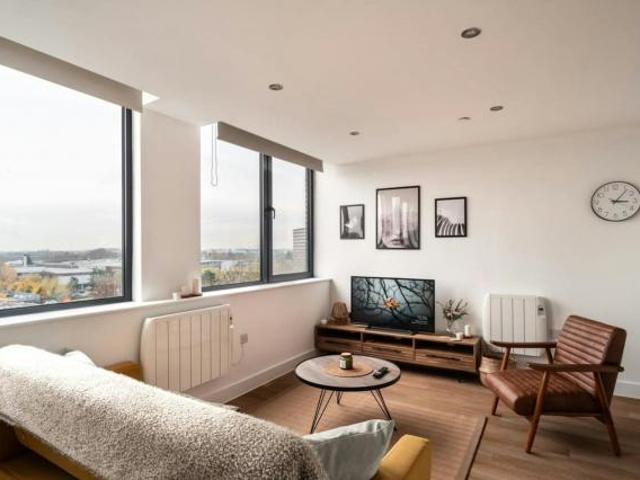Apartment for rent in Gorse Hill, Trafford Park