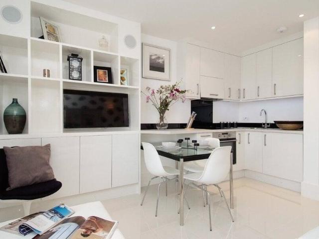 Apartment for sale in East Marylebone, Greater London