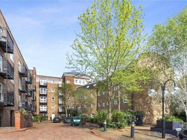 Apartment for sale in Melville Place, Greater London