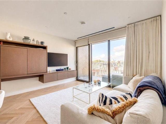 Apartment for sale in Cat Hill, England